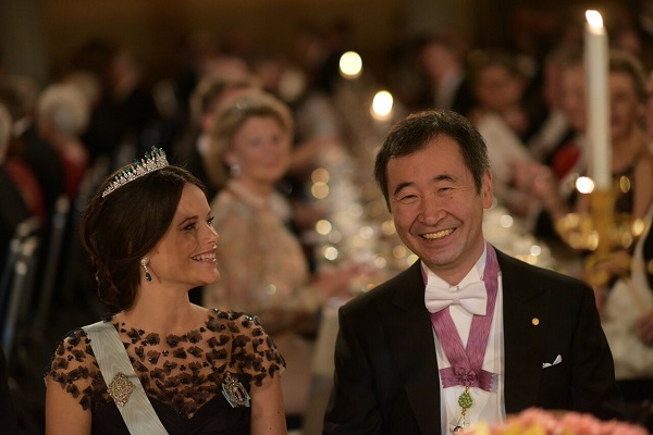 2015.12.10 Professor Kajita enjoying the Banquet with Princess Sofia © Nobel Media AB 2015 Photographer Alexander Mahmoud.