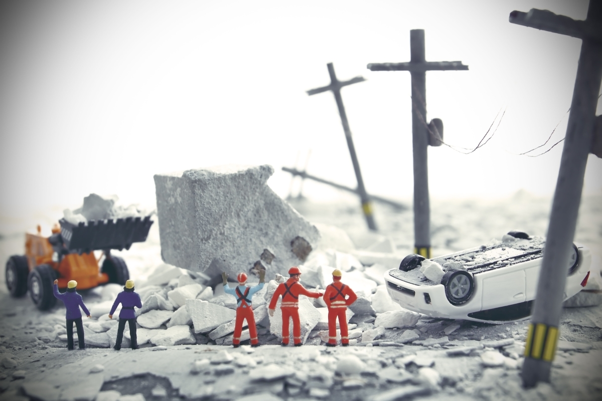 an image of coorporation in post-disaster situation
