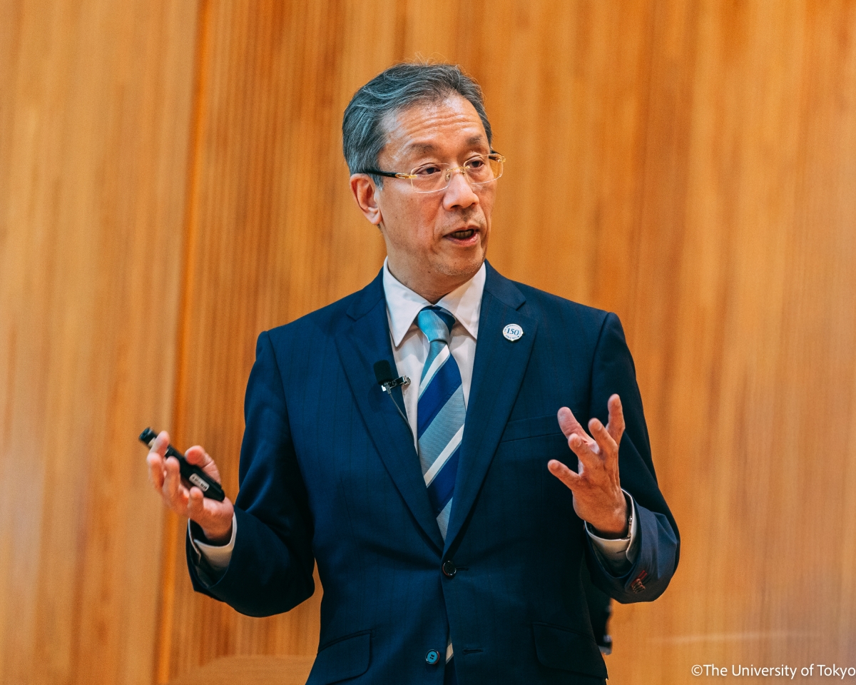 東京大学総長　藤井輝夫