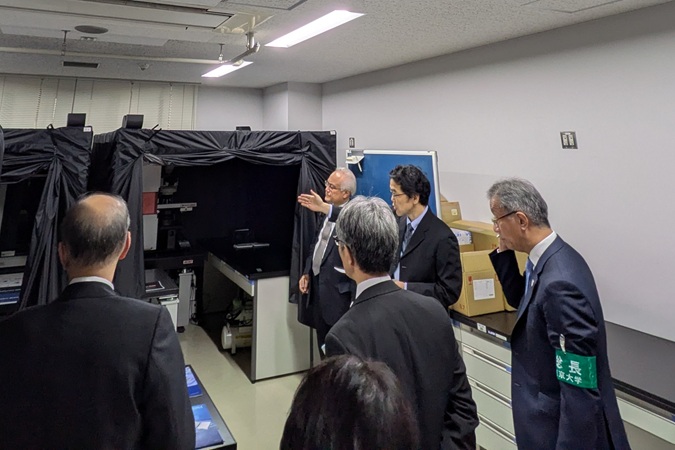 ライフサイエンス研究機器支援室